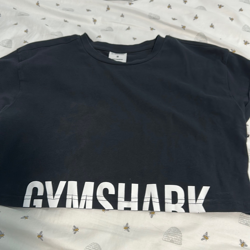 BRAND NEW GYMSHARK CROP TOP
